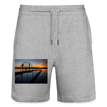 Sonnenuntergang am Ammersee - Stanley/Stella Unisex Bio Joggingshorts Trainer  - Grau meliert - Vorne - Nik (191cm) & Marisol (170cm)
