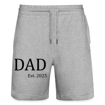 Dad Est 2025 - Stanley/Stella Unisex Bio Joggingshorts Trainer  - Grau meliert - Vorne - Nik (191cm) & Marisol (170cm)