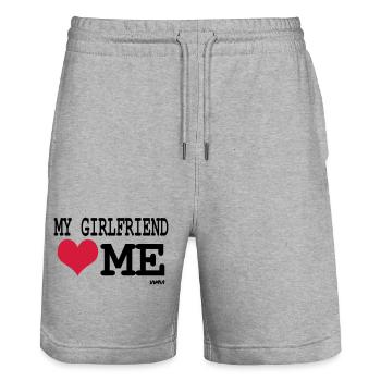 My girlfriend loves me - humour de couple - Short de jogging bio TRAINER Stanley/Stella unisexe - gris chiné - Devant - Nik (191cm) & Marisol (170cm)