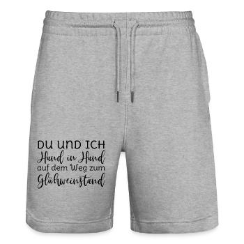 Glühwein - Du und ich Hand in Hand Glühweinstand - Stanley/Stella Unisex Bio Joggingshorts Trainer  - Grau meliert - Vorne - Nik (191cm) & Marisol (170cm)