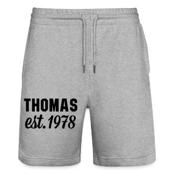 Thomas est 1978 - Stanley/Stella Unisex Bio Joggingshorts Trainer  - Grau meliert - Vorne - Nik (191cm) & Marisol (170cm)