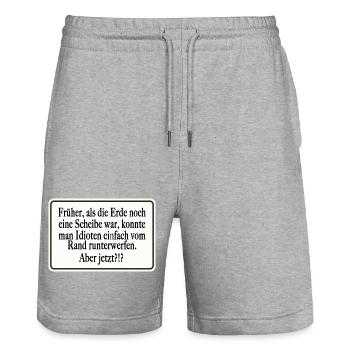 Früher als die Erde noch eine Scheibe war - Stanley/Stella Unisex Bio Joggingshorts Trainer  - Grau meliert - Vorne - Nik (191cm) & Marisol (170cm)