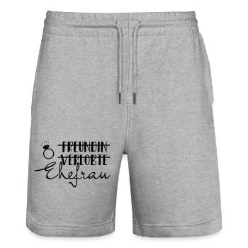 Verlobte Ehefrau Braut Hochzeit Bride hen night - Stanley/Stella Unisex Bio Joggingshorts Trainer  - Grau meliert - Vorne - Nik (191cm) & Marisol (170cm)