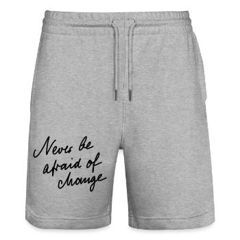 N’ayez jamais peur du changement. - Short de jogging bio TRAINER Stanley/Stella unisexe - gris chiné - Devant - Nik (191cm) & Marisol (170cm)
