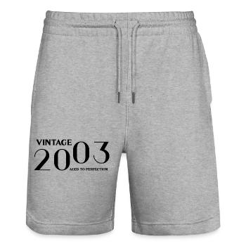 Jahrgang 2003 bis zur Perfektion gereift - Stanley/Stella Unisex Bio Joggingshorts Trainer  - Grau meliert - Vorne - Nik (191cm) & Marisol (170cm)