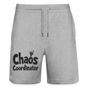 Chaos Coordinator - Lustiger Spruch - Stanley/Stella Unisex Bio Joggingshorts Trainer  - Grau meliert - Vorne - Nik (191cm) & Marisol (170cm)