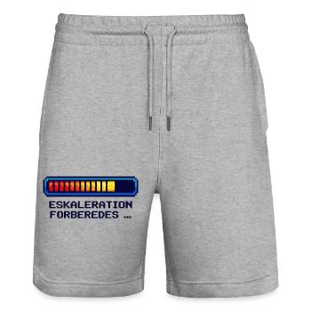 Eskalations Shirt für Nerds & Geeks Dänisch - Stanley/Stella Unisex Bio Joggingshorts Trainer  - Grau meliert - Vorne - Nik (191cm) & Marisol (170cm)