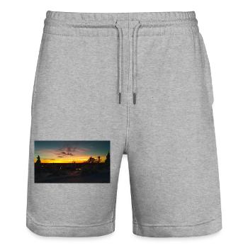 Coucher de soleil dans un paysage enneigé - Short de jogging bio TRAINER Stanley/Stella unisexe - gris chiné - Devant - Nik (191cm) & Marisol (170cm)