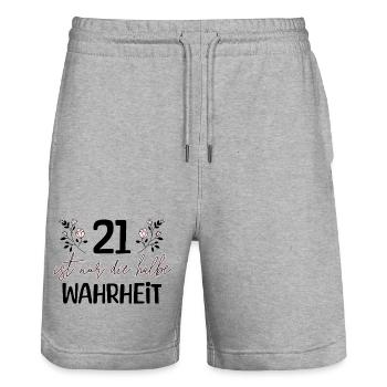 21 ist nur die halbe Wahrheit - Stanley/Stella Unisex Bio Joggingshorts Trainer  - Grau meliert - Vorne - Nik (191cm) & Marisol (170cm)