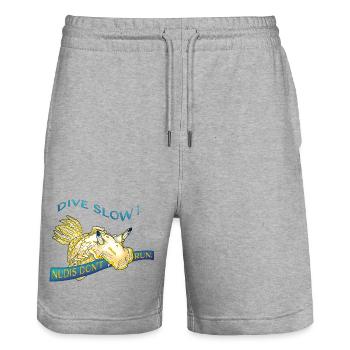 Nudis Don’t Run – Slow Down & Dive - Stanley/Stella Unisex Bio Joggingshorts Trainer  - Grau meliert - Vorne - Nik (191cm) & Marisol (170cm)