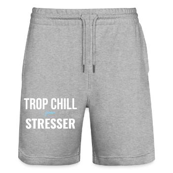 Trop Chill Pour Stresser — Zen Assumé - Short de jogging bio TRAINER Stanley/Stella unisexe - gris chiné - Devant - Nik (191cm) & Marisol (170cm)