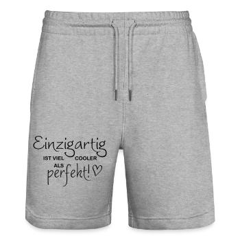 Einzigartig ist viel cooler als perfekt - Stanley/Stella Unisex Bio Joggingshorts Trainer  - Grau meliert - Vorne - Nik (191cm) & Marisol (170cm)