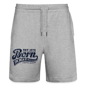 Born in May 1976 - Geburtstag - Geschenk - Stanley/Stella Unisex Bio Joggingshorts Trainer  - Grau meliert - Vorne - Nik (191cm) & Marisol (170cm)