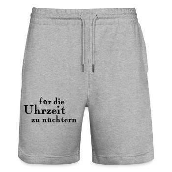 für die Uhrzeit zu nüchtern - Stanley/Stella Unisex Bio Joggingshorts Trainer  - Grau meliert - Vorne - Nik (191cm) & Marisol (170cm)