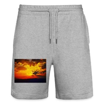 Sonnenuntergangsfeuerstrahlen - Stanley/Stella Unisex Bio Joggingshorts Trainer  - Grau meliert - Vorne - Nik (191cm) & Marisol (170cm)