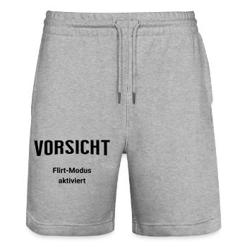 Vorsicht - Flirt-Modus aktiviert - Stanley/Stella Unisex Bio Joggingshorts Trainer  - Grau meliert - Vorne - Nik (191cm) & Marisol (170cm)
