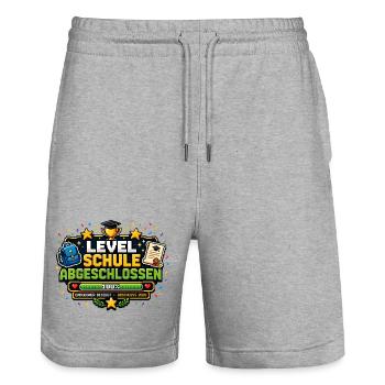 Level Schule abgeschlossen – Abschluss 2026 - Stanley/Stella Unisex Bio Joggingshorts Trainer  - Grau meliert - Vorne - Nik (191cm) & Marisol (170cm)