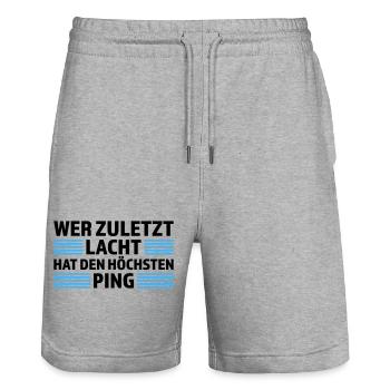 Wer zuletzt lacht höchsten Ping Gamer Shirt - Stanley/Stella Unisex Bio Joggingshorts Trainer  - Grau meliert - Vorne - Nik (191cm) & Marisol (170cm)