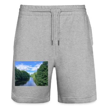 Rivière tranquille au milieu des arbres verdoyants - Short de jogging bio TRAINER Stanley/Stella unisexe - gris chiné - Devant - Nik (191cm) & Marisol (170cm)
