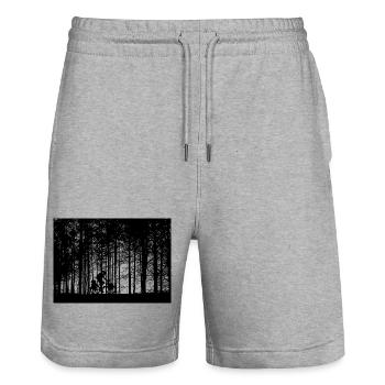 Freiheit auf zwei Rädern – Radfahrer im Wald - Stanley/Stella Unisex Bio Joggingshorts Trainer  - Grau meliert - Vorne - Nik (191cm) & Marisol (170cm)