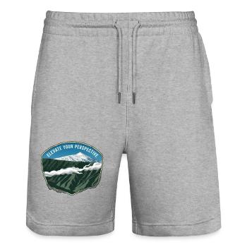 Illustration de montagne sous la forme d’un emblème avec des nuages - Short de jogging bio TRAINER Stanley/Stella unisexe - gris chiné - Devant - Nik (191cm) & Marisol (170cm)