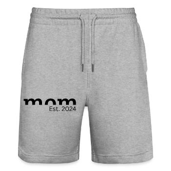 Mom Est. 2024 - Geschenk für werdende Mütter - Stanley/Stella Unisex Bio Joggingshorts Trainer  - Grau meliert - Vorne - Nik (191cm) & Marisol (170cm)