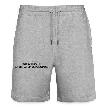 Sei freundlich wie Ukrainer - Stanley/Stella Unisex Bio Joggingshorts Trainer  - Grau meliert - Vorne - Nik (191cm) & Marisol (170cm)