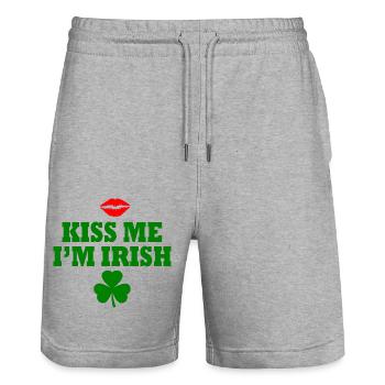 Kiss me im irish - Stanley/Stella Trainer Unisex Organic Jogging Shorts - heather grey - Front - Nik (191cm) & Marisol (170cm)