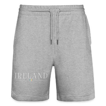 T-shirt Irlande : Charme, Nature, Culture - Short de jogging bio TRAINER Stanley/Stella unisexe - gris chiné - Devant - Nik (191cm) & Marisol (170cm)