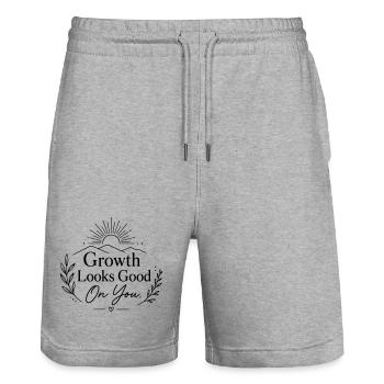 Growth Looks Good On You – Minimalist Motivational - Stanley/Stella Unisex Bio Joggingshorts Trainer  - Grau meliert - Vorne - Nik (191cm) & Marisol (170cm)