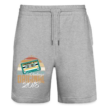 Jahrgang 2018 geboren Original 2018 Geburtstag - Stanley/Stella Unisex Bio Joggingshorts Trainer  - Grau meliert - Vorne - Nik (191cm) & Marisol (170cm)