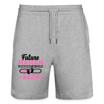 Future Maman 2023 Enceinte Idée Cadeau Amour Coeur - Short de jogging bio TRAINER Stanley/Stella unisexe - gris chiné - Devant - Nik (191cm) & Marisol (170cm)