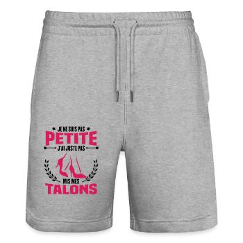 Je ne suis pas petite, Cadeau humour femme - Short de jogging bio TRAINER Stanley/Stella unisexe - gris chiné - Devant - Nik (191cm) & Marisol (170cm)