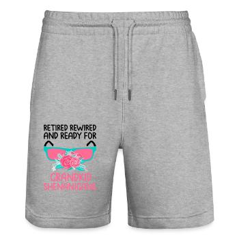 Grand-mère retraitée Pension Infirmière infirmière en soins infirmiers - Short de jogging bio TRAINER Stanley/Stella unisexe - gris chiné - Devant - Nik (191cm) & Marisol (170cm)