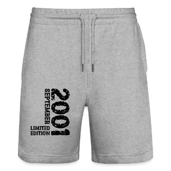 2001 September Limited Edition 22. Geburtstag Deko - Stanley/Stella Unisex Bio Joggingshorts Trainer  - Grau meliert - Vorne - Nik (191cm) & Marisol (170cm)