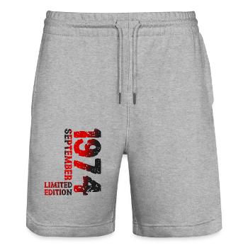 1974 September Limited Edition 49. Geburtstag Deko - Stanley/Stella Unisex Bio Joggingshorts Trainer  - Grau meliert - Vorne - Nik (191cm) & Marisol (170cm)