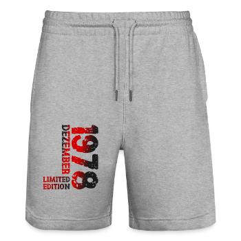 1978 Dezember Limited Edition 45. Geburtstag Deko - Stanley/Stella Unisex Bio Joggingshorts Trainer  - Grau meliert - Vorne - Nik (191cm) & Marisol (170cm)