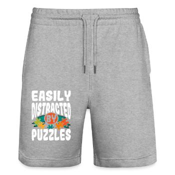 Facilement distrait par les puzzles Jigsaw Puzzle Piece - Short de jogging bio TRAINER Stanley/Stella unisexe - gris chiné - Devant - Nik (191cm) & Marisol (170cm)