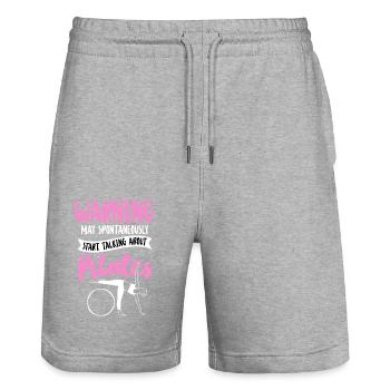 Avertissement de l’instructeur de Pilates - Short de jogging bio TRAINER Stanley/Stella unisexe - gris chiné - Devant - Nik (191cm) & Marisol (170cm)