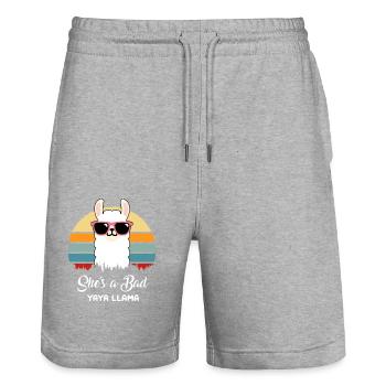 Sie ist ein böses Yaya Lama Shirt Mama Mama Oma - Stanley/Stella Unisex Bio Joggingshorts Trainer  - Grau meliert - Vorne - Nik (191cm) & Marisol (170cm)