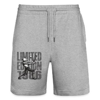 Limited Edition 1986 Limited Edition Cricket - Stanley/Stella Unisex Bio Joggingshorts Trainer  - Grau meliert - Vorne - Nik (191cm) & Marisol (170cm)