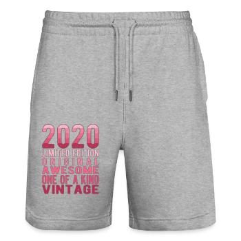 Limited Edition seit 2020 Geburtstag Vintage 2020 - Stanley/Stella Unisex Bio Joggingshorts Trainer  - Grau meliert - Vorne - Nik (191cm) & Marisol (170cm)