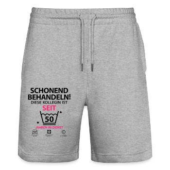 50 jähriges Arbeit Jubiläum für Kollegin - Stanley/Stella Unisex Bio Joggingshorts Trainer  - Grau meliert - Vorne - Nik (191cm) & Marisol (170cm)