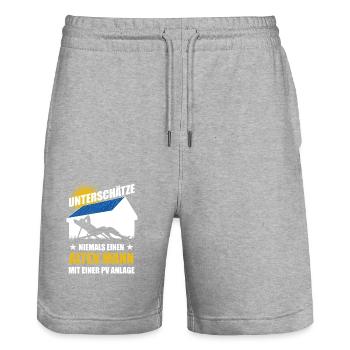 Unterschätze nie einen alten Mann mit PV Anlage - Stanley/Stella Unisex Bio Joggingshorts Trainer  - Grau meliert - Vorne - Nik (191cm) & Marisol (170cm)