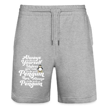 Sei immer du selbst, es sei denn, du kannst ein Pinguin sein - Stanley/Stella Unisex Bio Joggingshorts Trainer  - Grau meliert - Vorne - Nik (191cm) & Marisol (170cm)