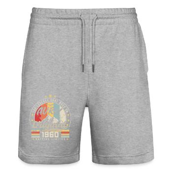 April 1960 Geburtstagsgeschenk April 1960 April - Stanley/Stella Unisex Bio Joggingshorts Trainer  - Grau meliert - Vorne - Nik (191cm) & Marisol (170cm)