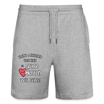 Kleine Menschen brauchen so große Herzen wie Deins - Stanley/Stella Unisex Bio Joggingshorts Trainer  - Grau meliert - Vorne - Nik (191cm) & Marisol (170cm)