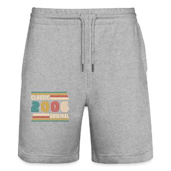 Né 2006 classique Vintage cadeau d’anniversaire - Short de jogging bio TRAINER Stanley/Stella unisexe - gris chiné - Devant - Nik (191cm) & Marisol (170cm)