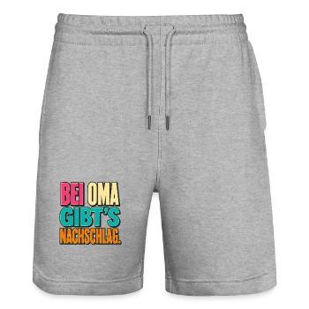 Bei Oma gibt’s Nachschlag. - Stanley/Stella Unisex Bio Joggingshorts Trainer  - Grau meliert - Vorne - Nik (191cm) & Marisol (170cm)