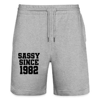 Sassy depuis 1982 drôle 40e anniversaire hommes et femmes - Short de jogging bio TRAINER Stanley/Stella unisexe - gris chiné - Devant - Nik (191cm) & Marisol (170cm)